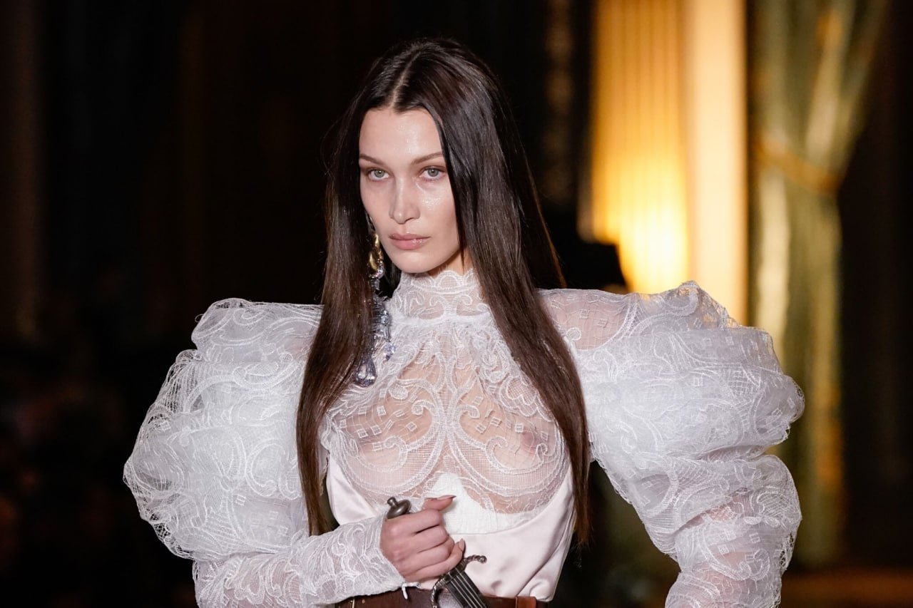 Bella Hadid 🔥 12/2024