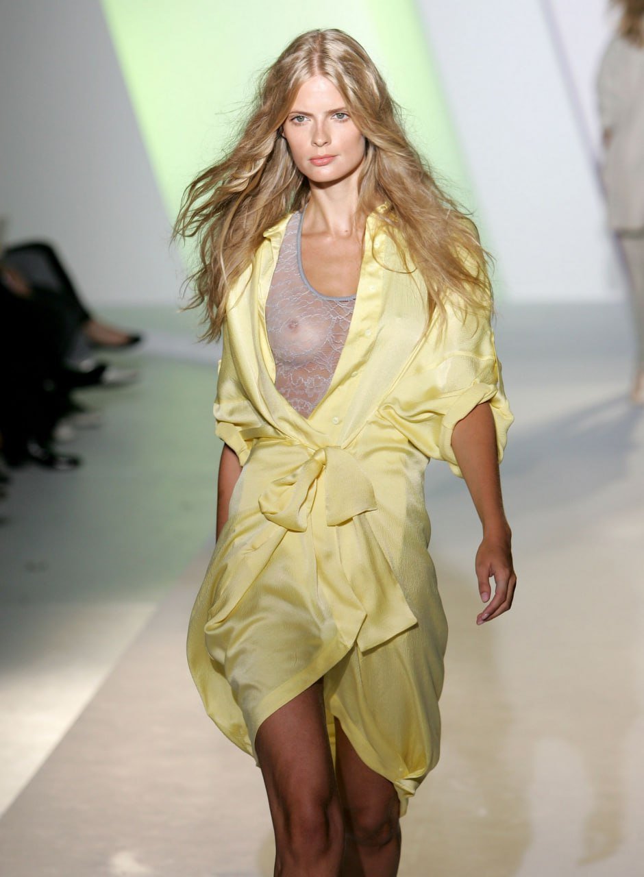 Julia Stegner ❤️ 01/2025