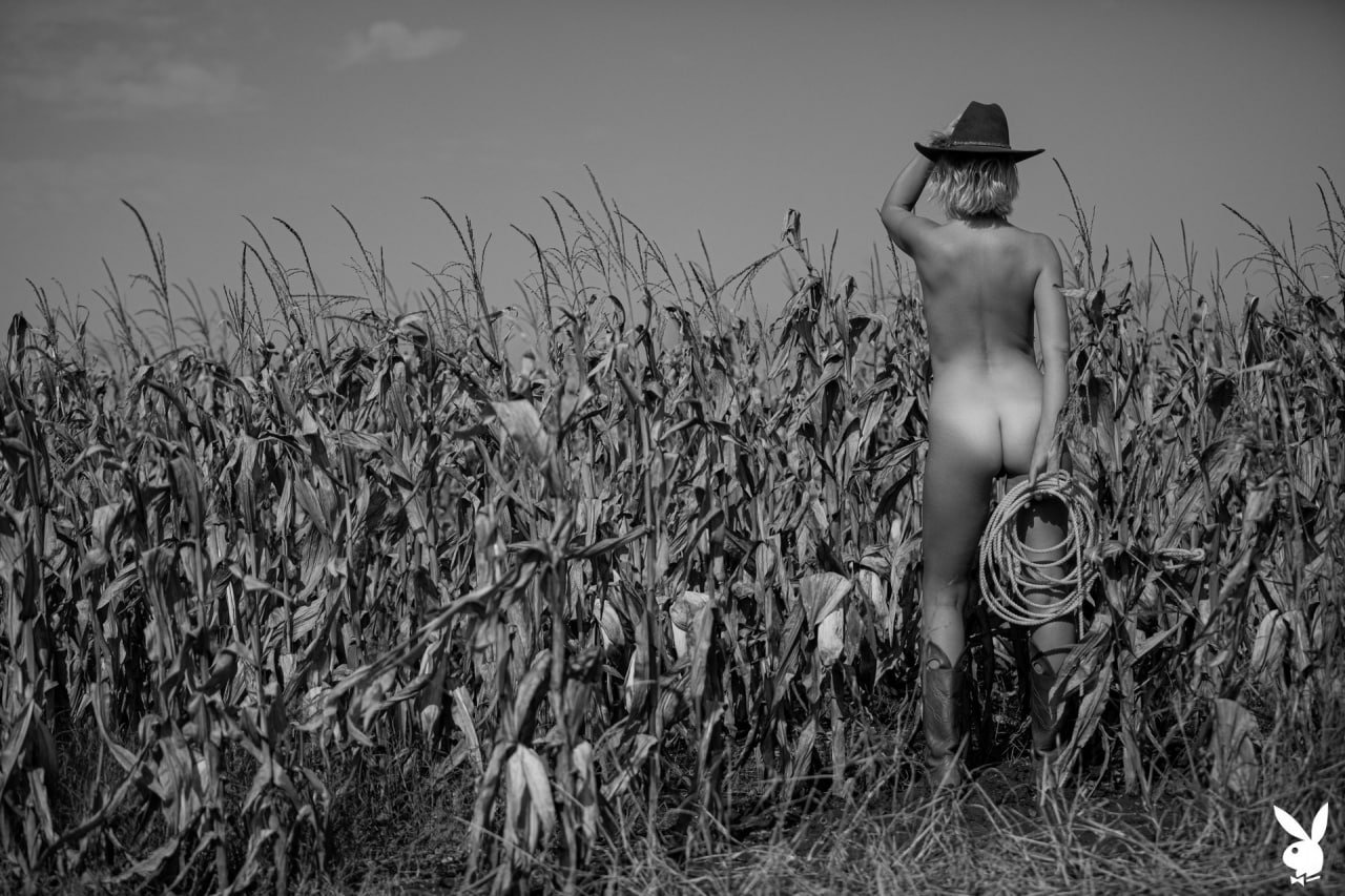 Anna Feller 🖤 03/2025