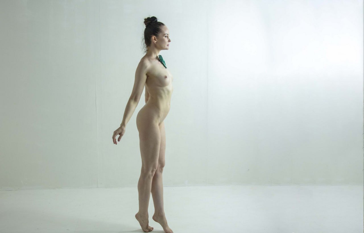 Unfamous girl 05/2025