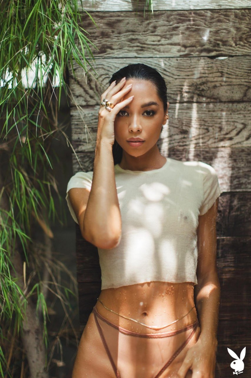 Unfamous girl 05/2025